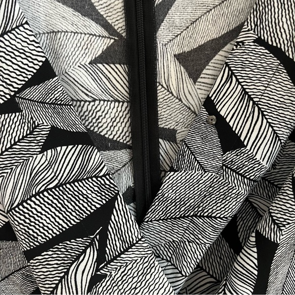 Loft Fern Black White Botanical Print Romper with Pockets - Picture 6 of 14